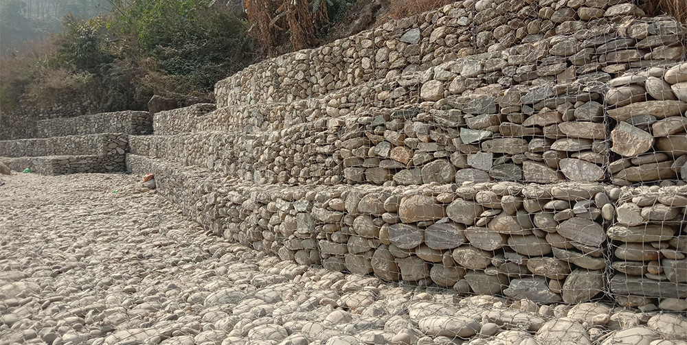 पर्वतमा चार करोडको लागतमा तटबन्ध निर्माण