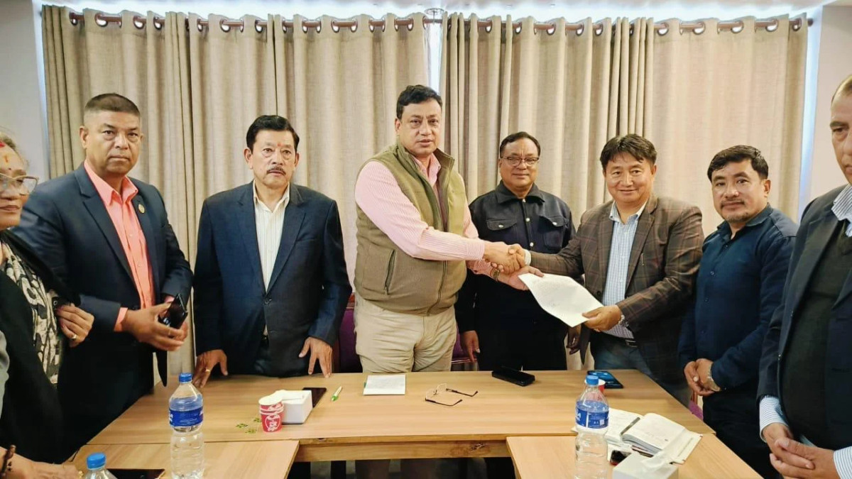 मुख्यमन्त्री जम्कट्टेलको विपक्षमा मतदान गर्न कांग्रेसको निर्देशन