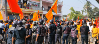 विराटनगरमा हिन्दु-मुस्लिम बिच झडप,केही सेल टियर ग्यास प्रहार