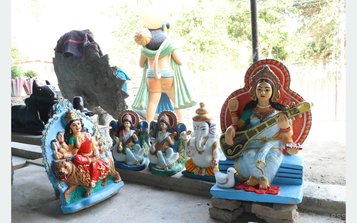 मूर्तिकला व्यवसायबाट मनग्य आम्दानी