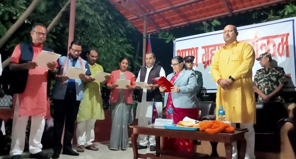 मधेश प्रदेश सरकारका नवनियुक्त मन्त्रीहरुद्वारा शपथ