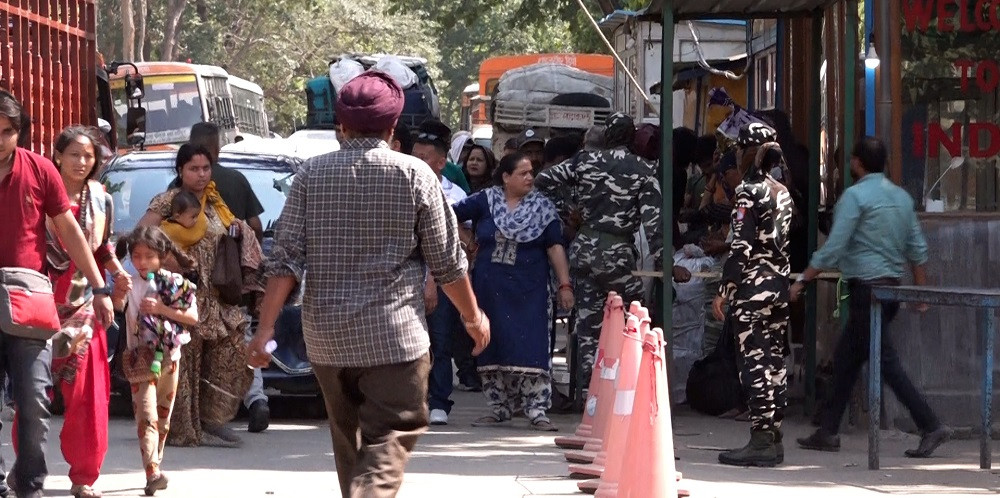सीमा नाकामा नेपालीमाथि चेकजाँचको नाममा लुट, सुरक्षा कडाइ