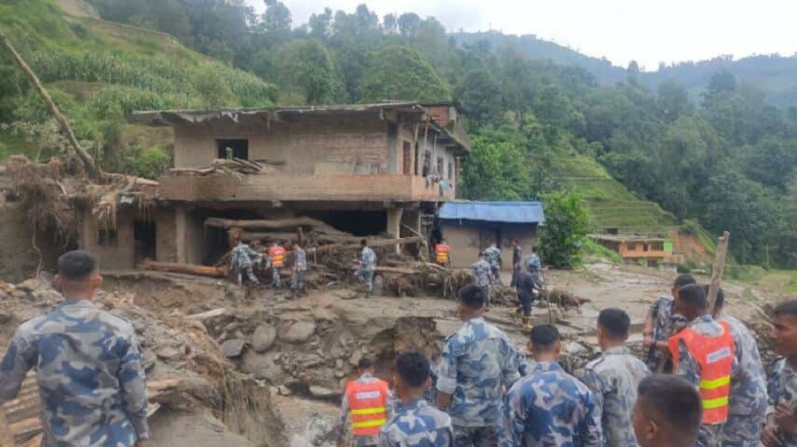 नुवाकोटको बिमचना खोलामा बाढी, एक महिला बेपत्ता