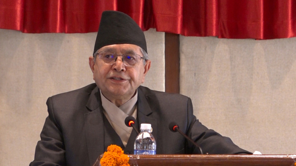 संघीय निजामती सेवा विधेयकको त्रुटि प्रकरणमा सभामुख घिमिरेको सरोकारवालासँग छलफल