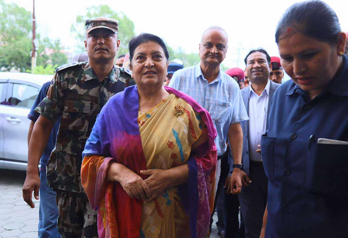 पूर्व राष्ट्रपति भण्डारी र प्रधानमन्त्री ओलीबीच च्यासलमा भेट, समसामयिक राजनीतिमा छलफल