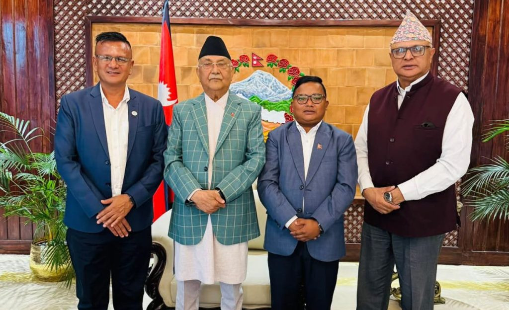 कोशी प्रदेशका मुख्यमन्त्री हिक्मतकुमार कार्कीले प्रधानमन्त्री ओली र कांग्रेस सभापति देउवासँग मन्त्री फेरबदल विषयमा भेटवार्ता गरे