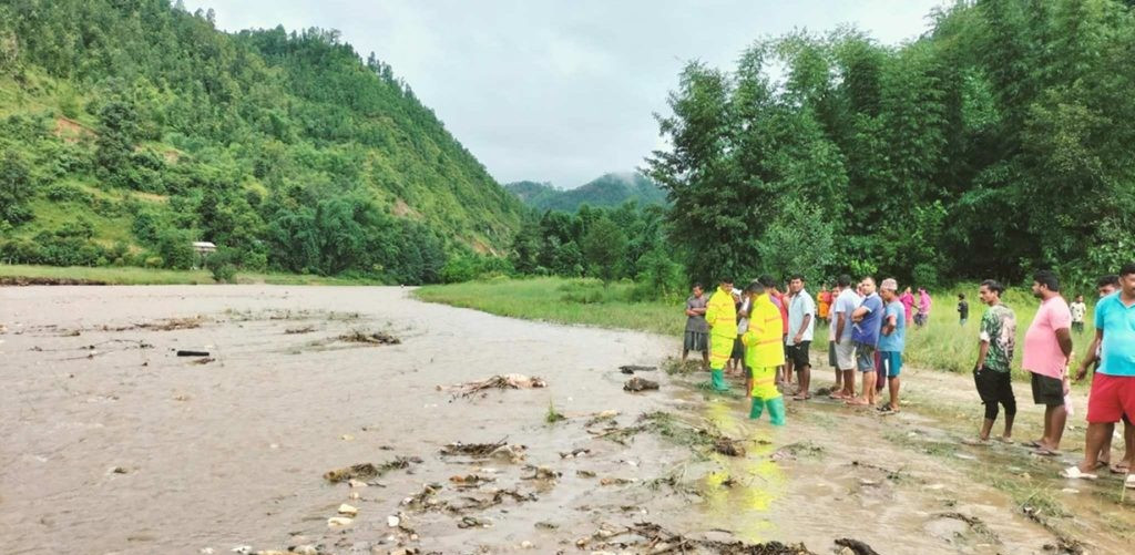 गुल्मीमा छल्दी खोलाले बगाउँदा पुरुषको मृत्यु