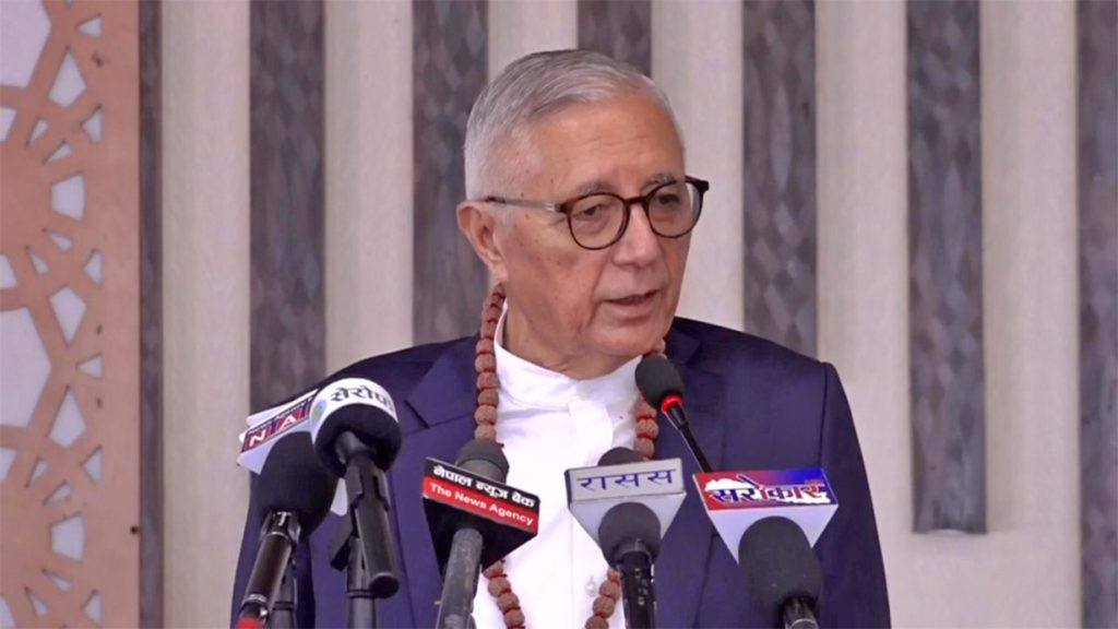 डा. शेखर कोइराला : “सकारात्मक सोचसहित अघि बढे देशलाई उकास्न सकिन्छ”