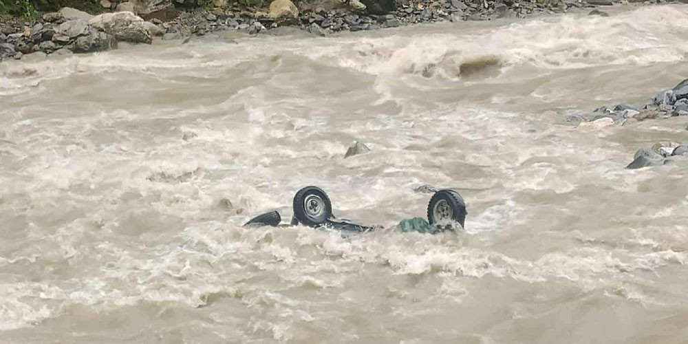 दार्चुलामा अटो दुर्घटना : एक बालिकाको मृत्यु, दुई महिला बेपत्ता