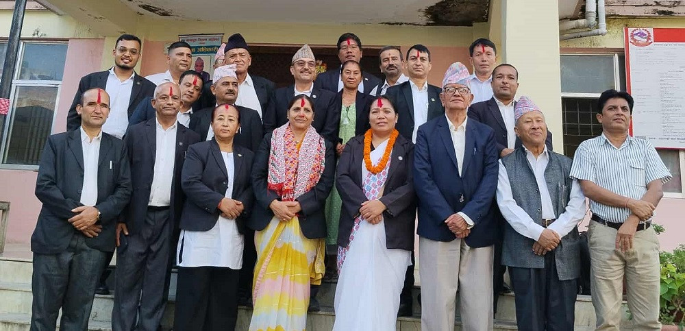 बागलुङ जिल्ला अदालतमा पहिलो महिला न्यायाधीश सीता शर्मा अधिकारीको स्वागत