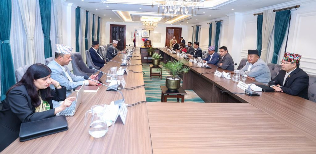 १९ जनाको ज्यान गएपछि सामाजिक सञ्जाल बन्दको निर्णयबाट पछि हट्यो सरकार