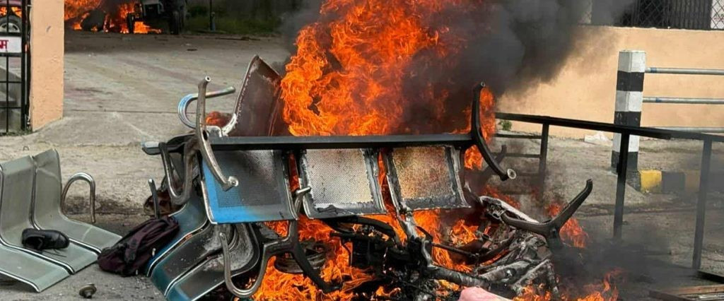 सरकारी दमनविरुद्ध देशव्यापी प्रदर्शन, नेता निवासदेखि कार्यालयसम्म तोडफोड र आगजनी