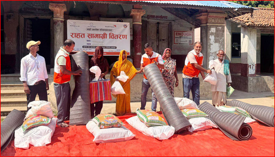 एकडारा र सम्सीका बाढीपीडितका आँसु पुछ्दै राहत सहयोग निरन्तर